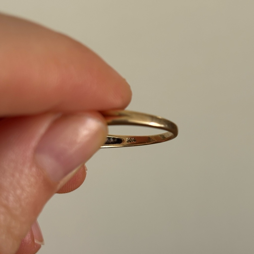 Vintage 10k Gold Wavy Ring with Channel Set Diamonds - Picture 6 of 8